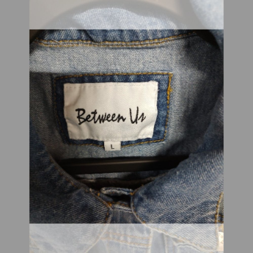 Between Us Large Distressed Jean Jacket - Picture 2 of 4